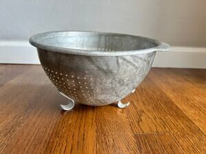 Vintage Wear-Ever Aluminum Colander No. 3123 Footed Strainer USA